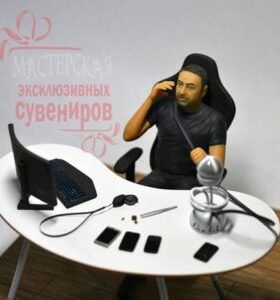 статуэтка диджея за пультом - статуэтка на заказ
